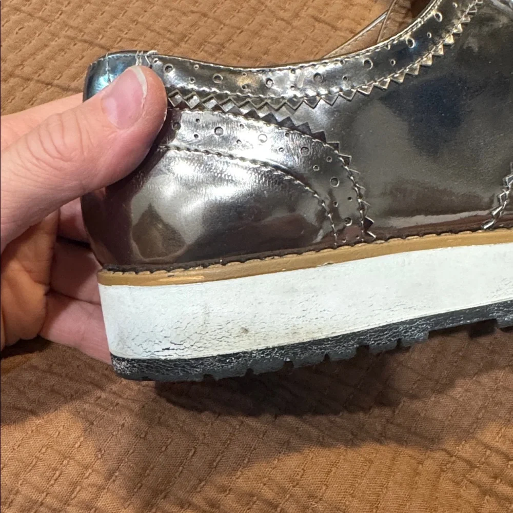 QUPID Silver oxford platform shoes 8